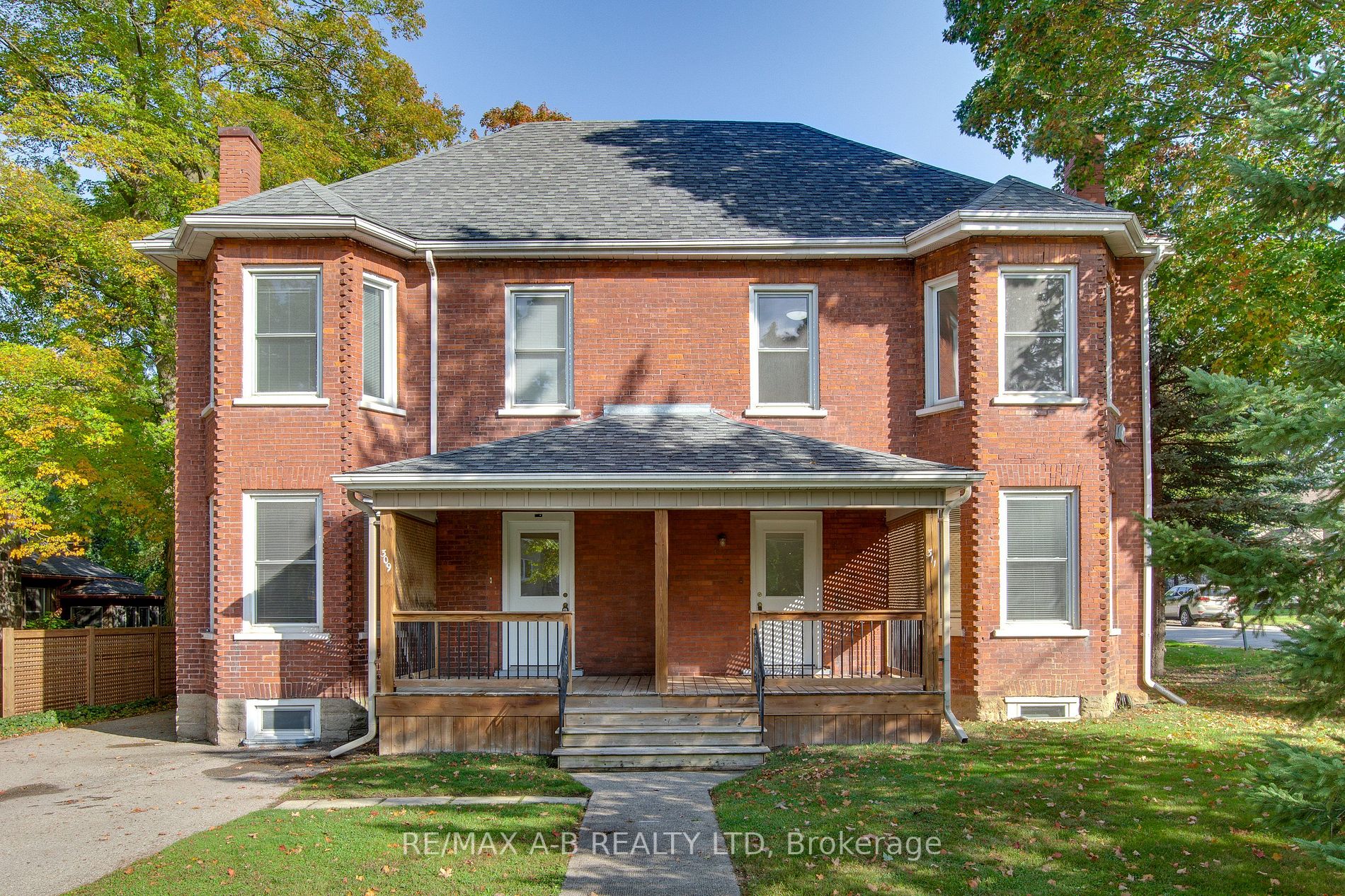 311 Ingersoll Ave, For Sale in Woodstock Zoocasa