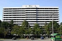 1 Royal Orchard Blvd