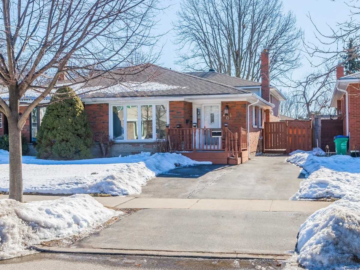 701 Green Meadow Cres, Sold in Mississauga Zoocasa