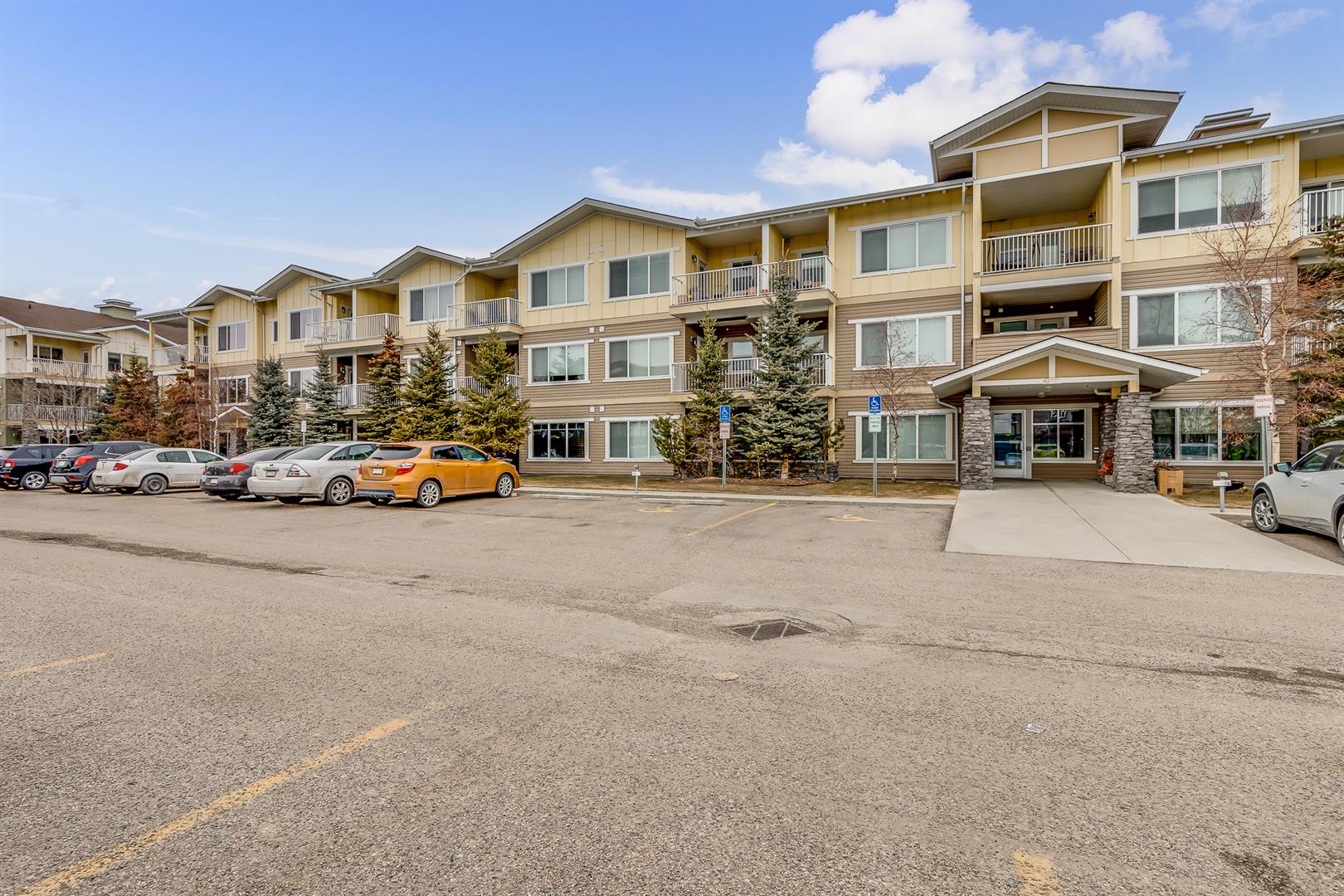 3113 4 Kingsland Close Se, Sold in Airdrie Zoocasa