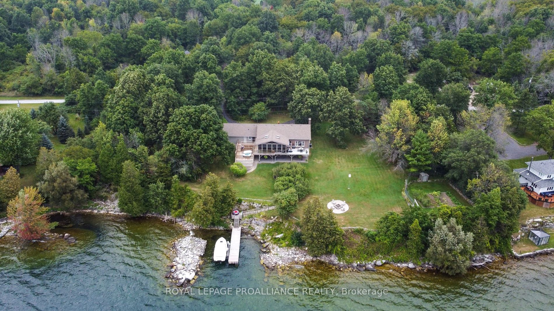 116 Havenwood Trail, For Sale in Frontenac Islands Zoocasa
