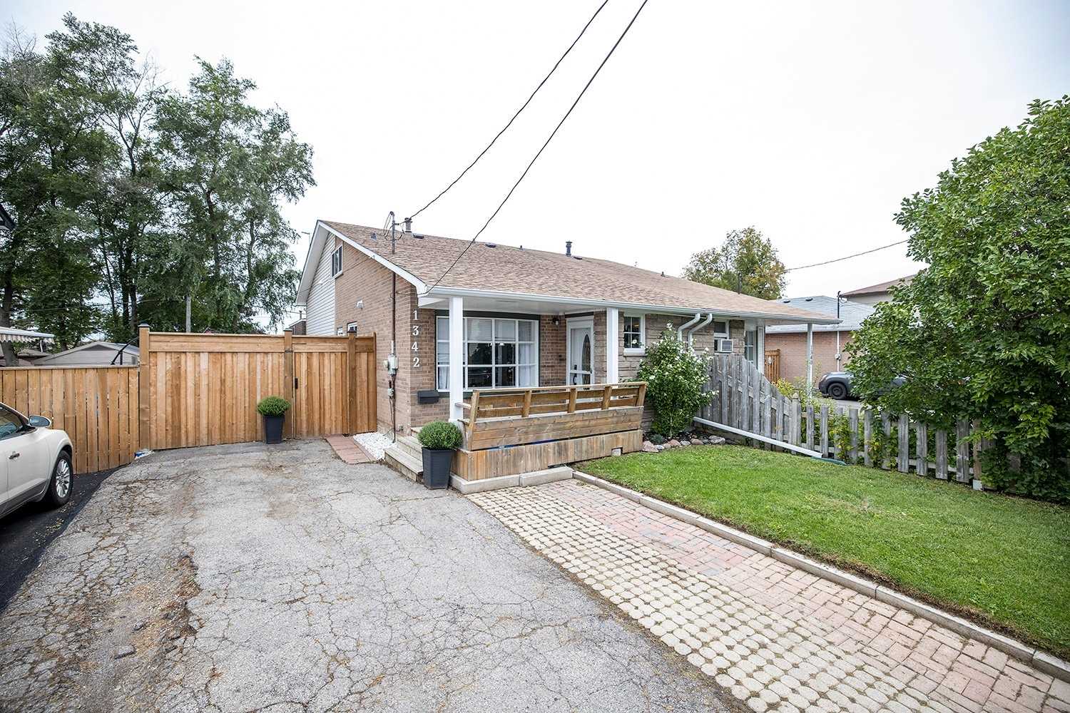 1342 Lakefield St, Sold in Oshawa Zoocasa
