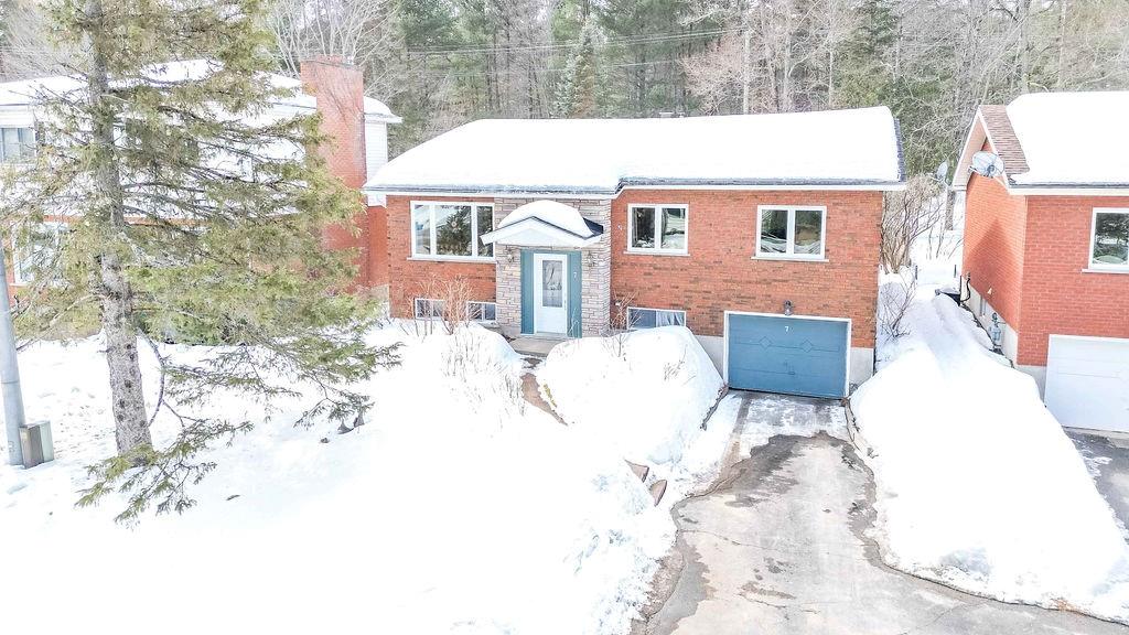 7 Sumac Court, For Sale in Deep River Zoocasa