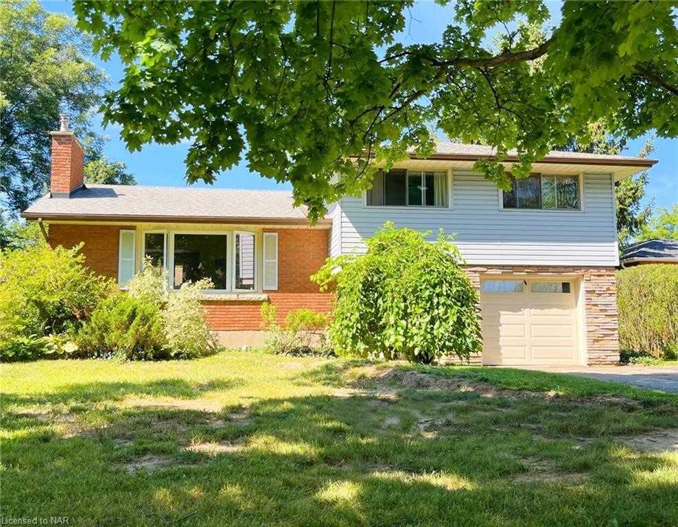 11 Armour Dr, For Sale in Welland Zoocasa