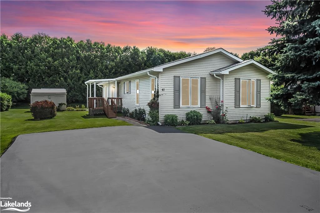 41 Indiana Avenue, For Sale in Wasaga Beach Zoocasa