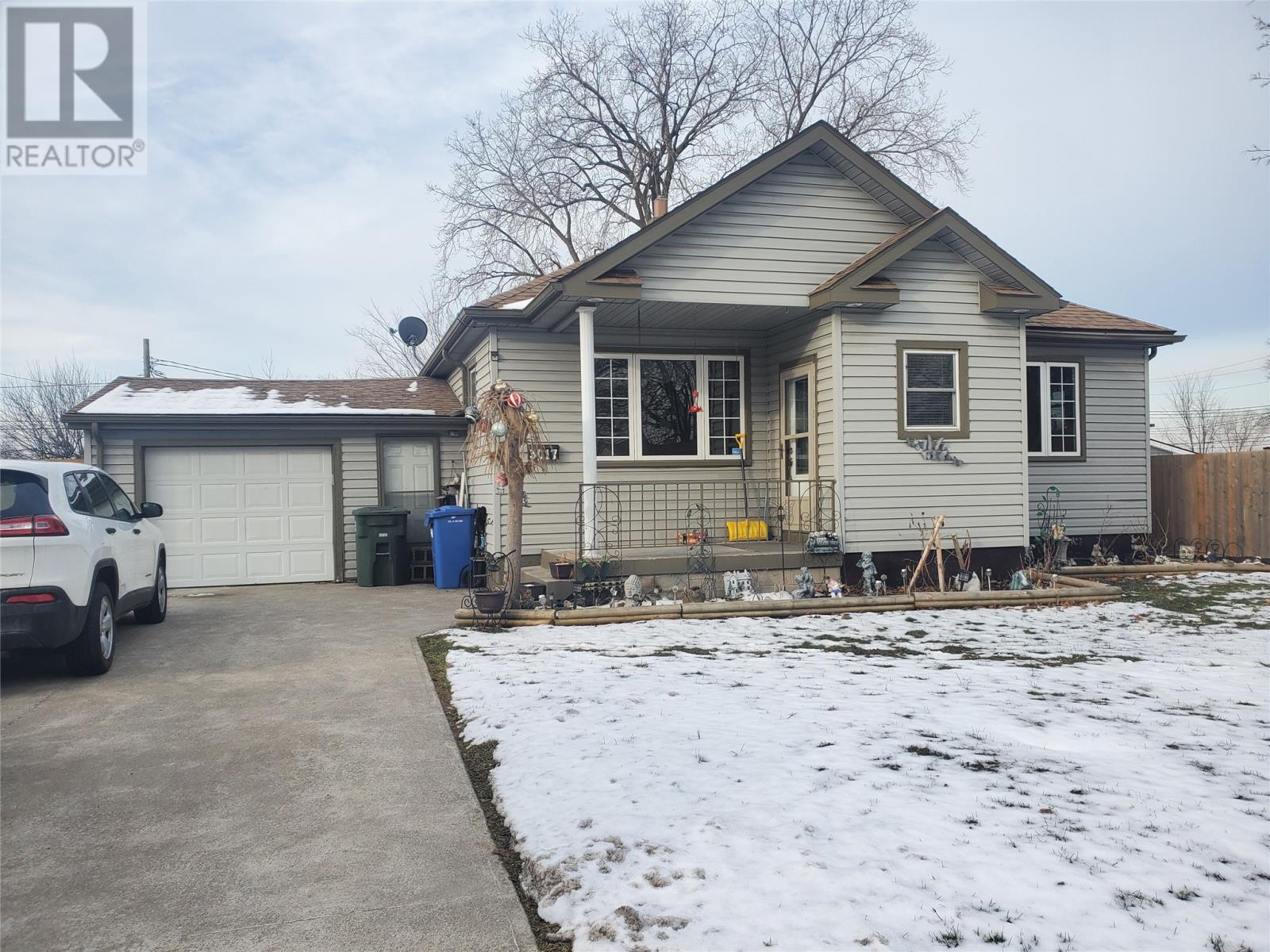 3017 Woodlawn Avenue, Windsor (20001681) Zoocasa