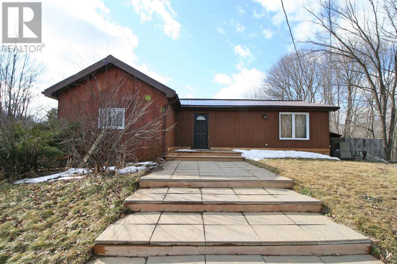 1037 Thompson Road, Central Frontenac (K18000595) Zoocasa