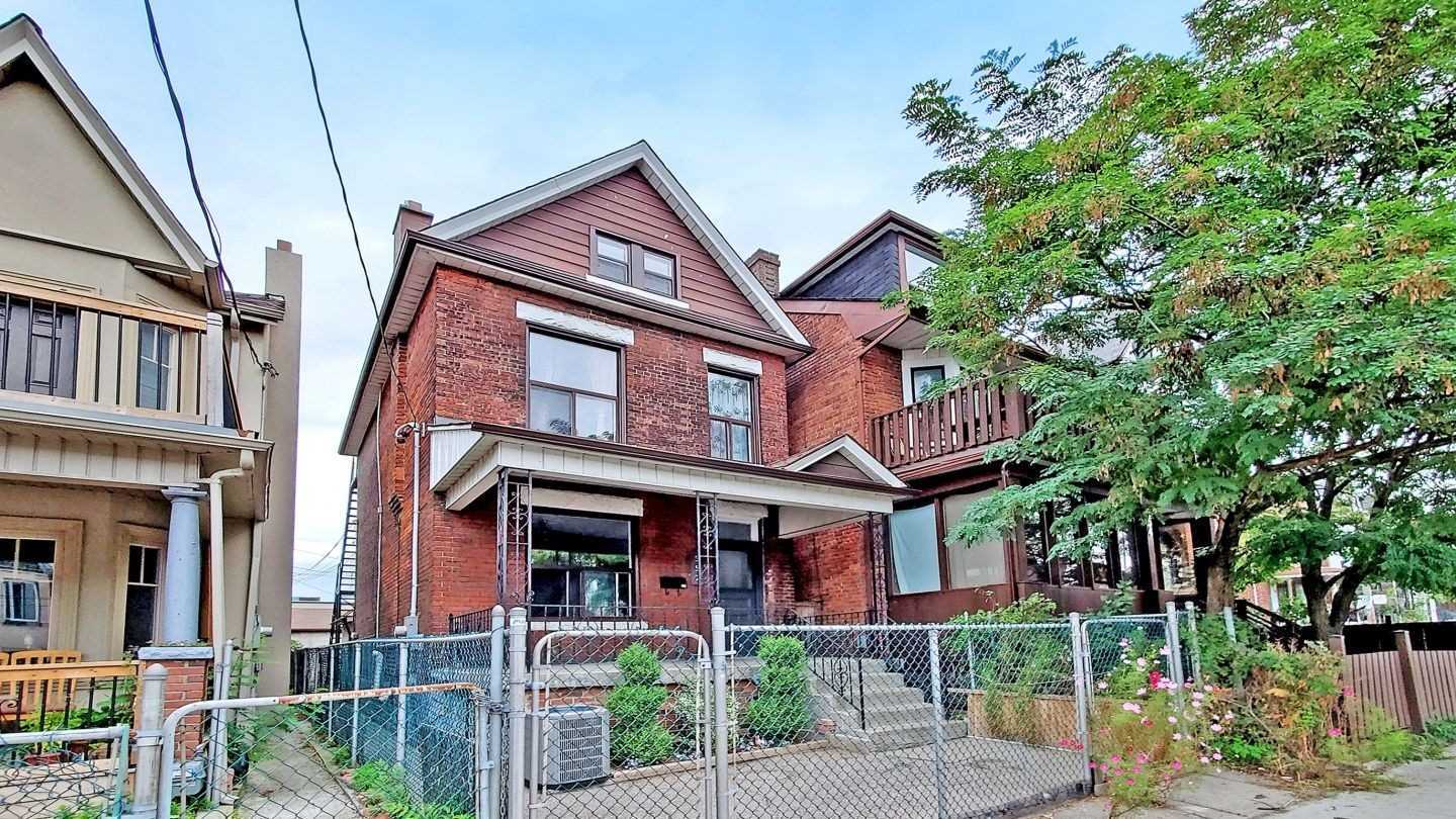 552 Lansdowne Ave, Toronto Sold for X,XXX,XXX Zoocasa