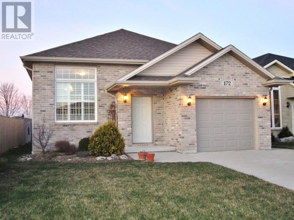 172 Manning Drive, Chatham (365042002250464) Zoocasa