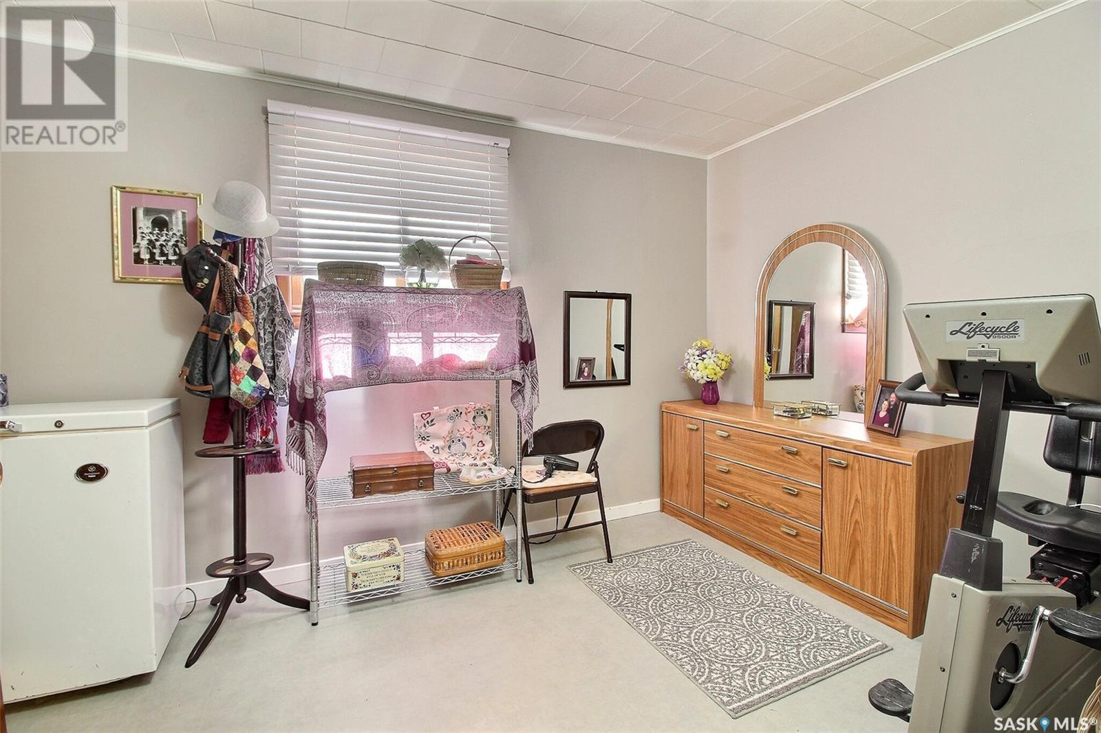 653 5th Street E, For Sale in Prince Albert Zoocasa