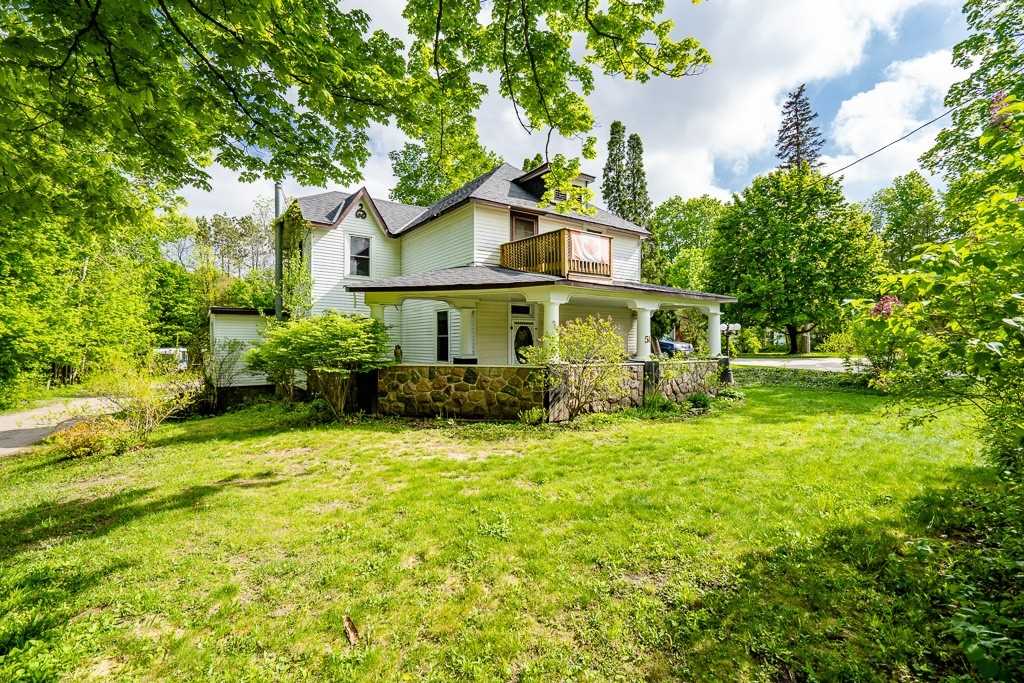 58 Robert St E, For Sale in Zoocasa