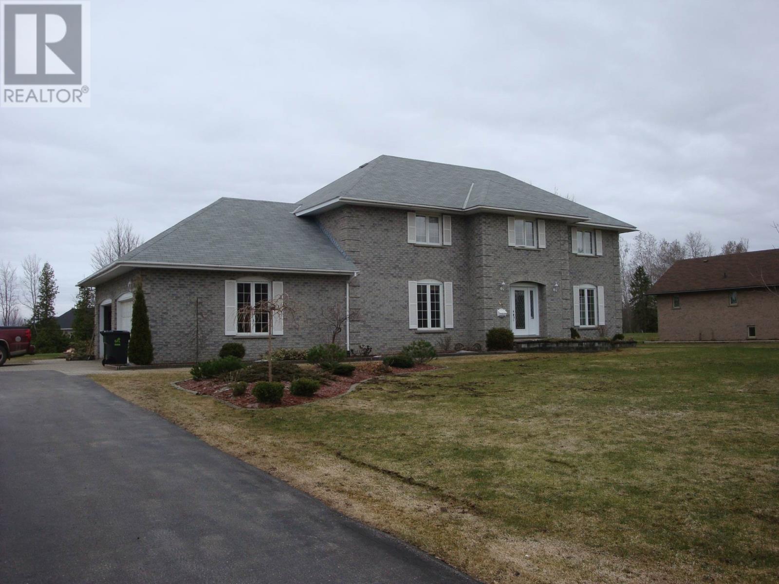 45 Palomino Dr, Sault Ste. Marie (SM122933) Zoocasa