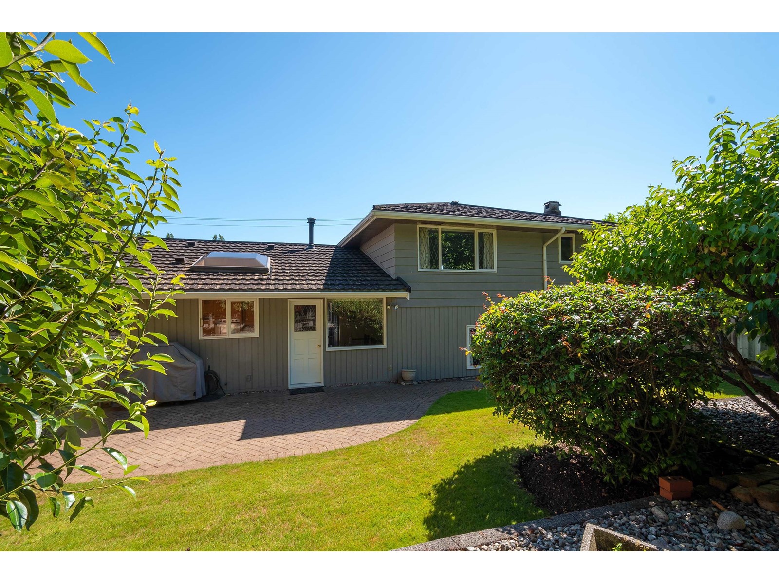 1965 Fulton Avenue, For Sale in West Vancouver Zoocasa