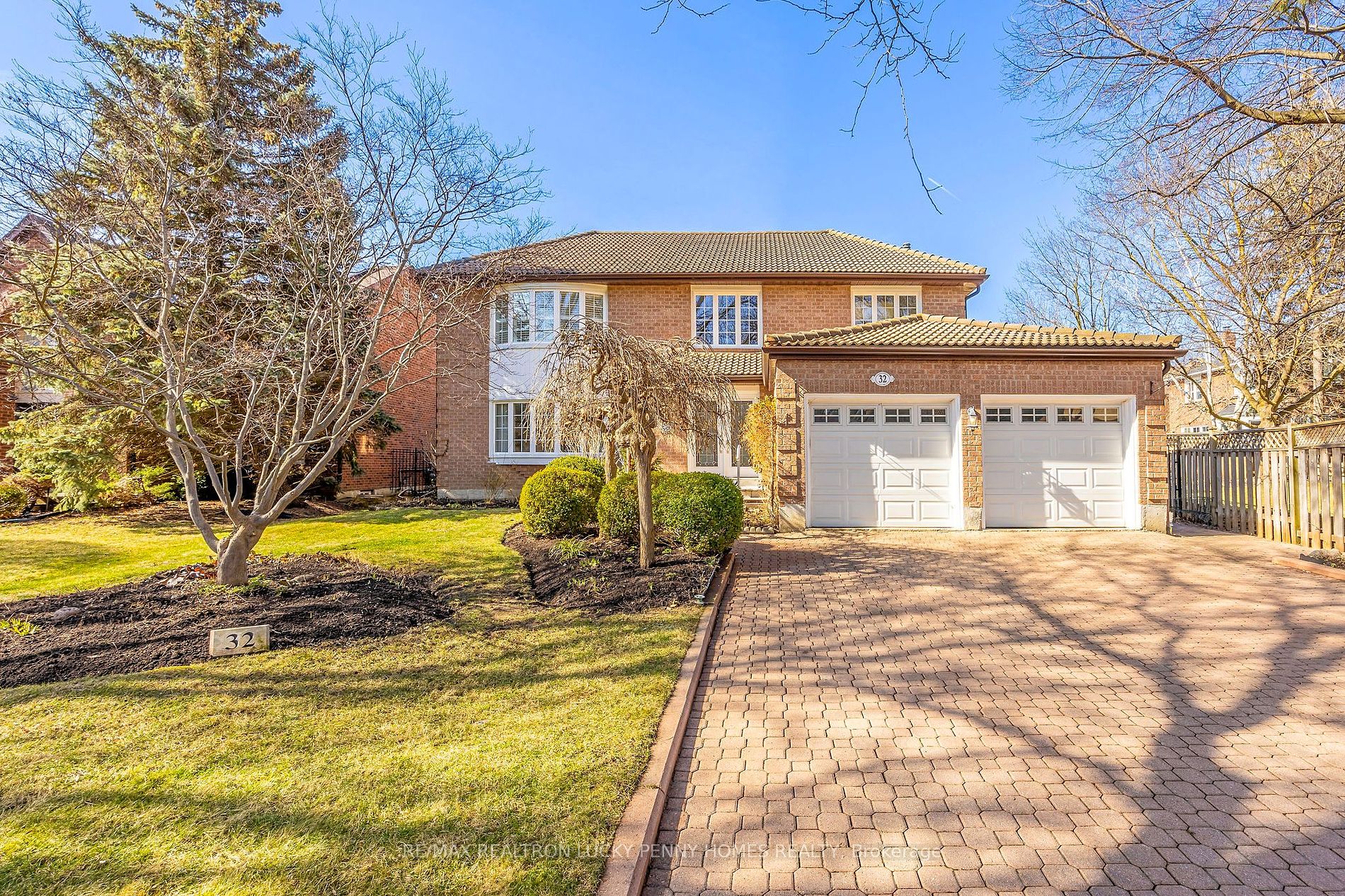 32 Addington Sq, For Sale in Markham Zoocasa