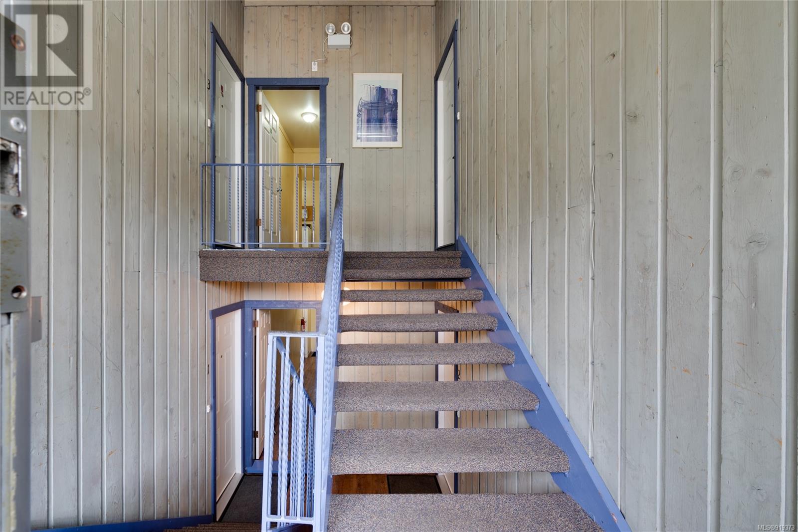 179 Hirst Ave W, For Sale in Parksville Zoocasa