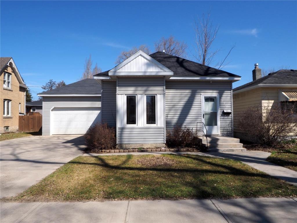 210 Dufferin Ave E, Portage la Prairie (202006118) Zoocasa